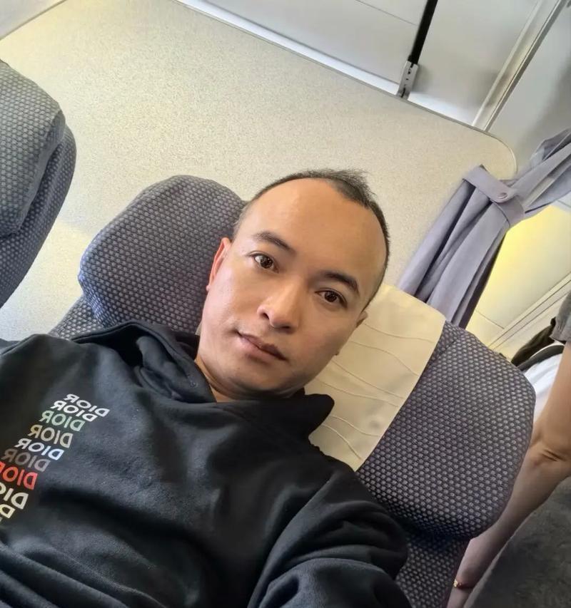 酷跑羊小妃妃（让你沉浸在快乐奔跑的世界中）