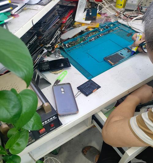 为什么不换原装屏幕?(保留原装屏幕的优势及注意事项)